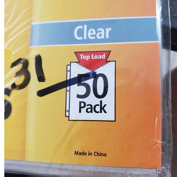 Avery Standard Weight Sheet Protectors Clear - 31 Sheets - Picture 4 of 4